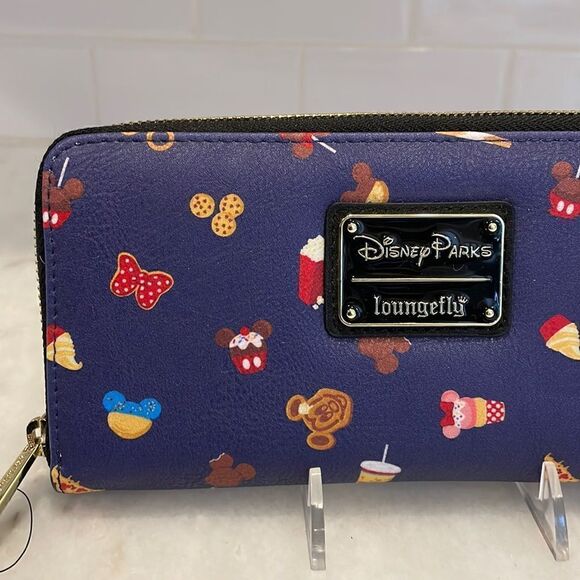 Lounge Fly Wallet Disney Parks NWT Snack Treats Food Zip Continental Wallet HTF - Picture 3 of 17